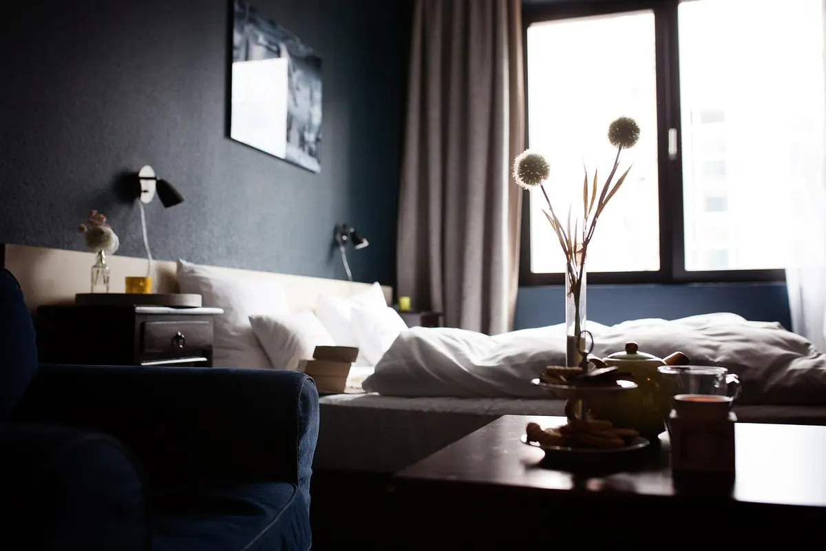 A Complete Beginner's Guide to Waking Up at 6am Without Hating It